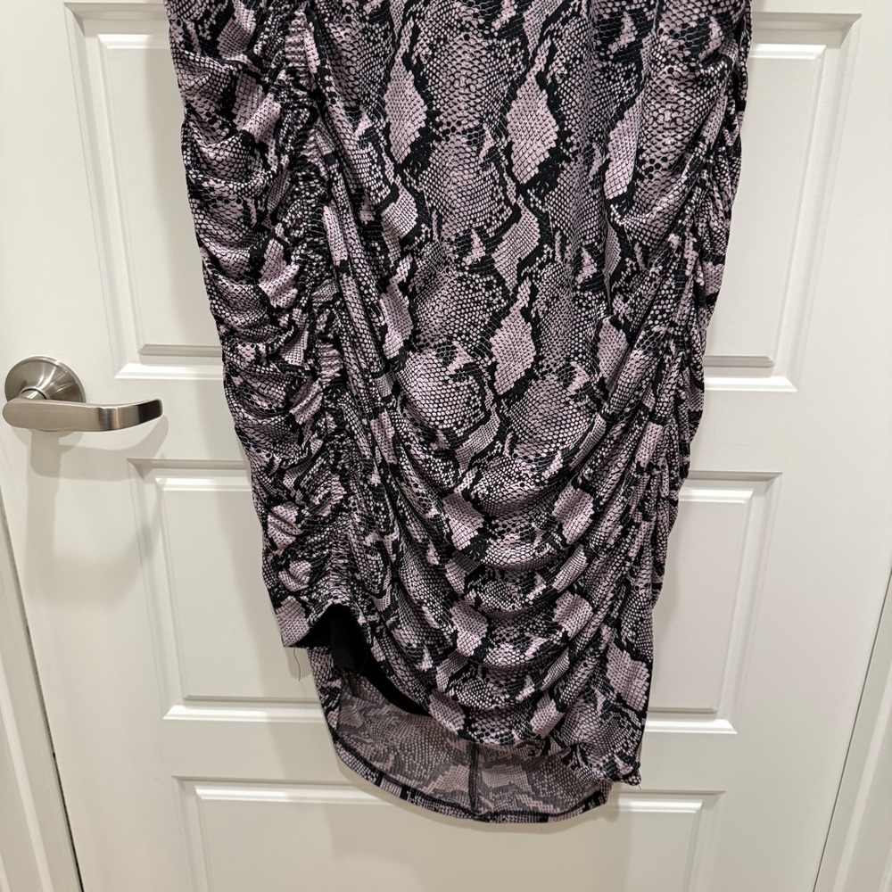 Torrid Mauve Pink Snakeskin Print Studio Knit
Ruched Bodycon Dress 3X - Picture 6 of 12